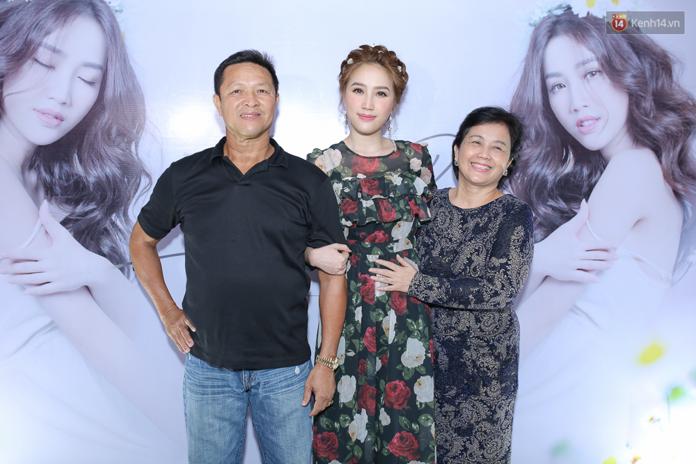 Bảo Thy hóa tiên nữ, tình tứ cùng trai trẻ trong MV quay tại Malaysia - Ảnh 4. Bảo Thy hóa tiên nữ, tình tứ cùng trai trẻ trong MV quay tại Malaysia - Ảnh 4.