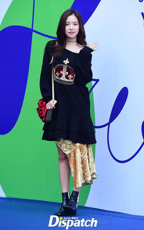 Sooyoung mặc sến, Hyomin khoe chân dài bất tận dự show tại Tuần lễ thời trang Seoul - Ảnh 3.