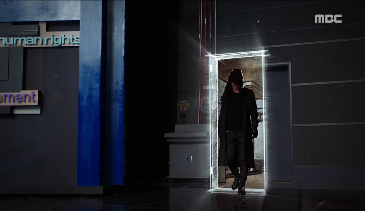 “W”: Từ cuộc đời vạn người mê, Lee Jong Suk và Han Hyo Joo giờ đây không khác gì ăn mày - Ảnh 26. “W”: Từ cuộc đời vạn người mê, Lee Jong Suk và Han Hyo Joo giờ đây không khác gì ăn mày - Ảnh 26.