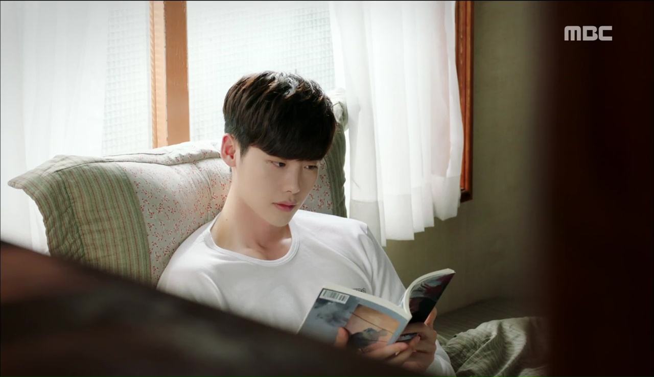 “W”: Han Hyo Joo sửng sốt khi Lee Jong Suk có trong tay quyển W số 34 - Ảnh 30. “W”: Han Hyo Joo sửng sốt khi Lee Jong Suk có trong tay quyển W số 34 - Ảnh 30.