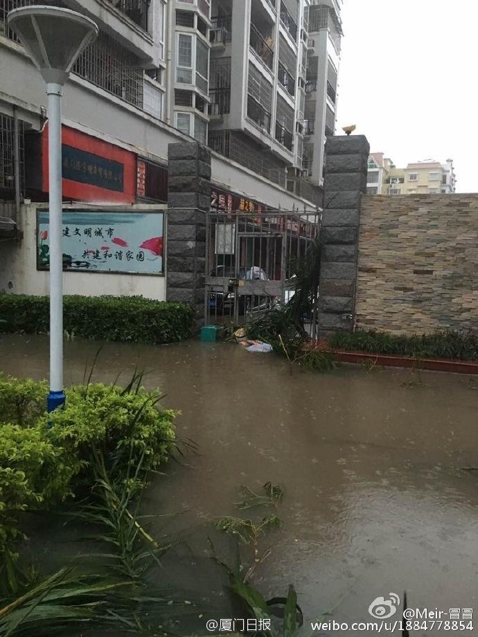 Những cảnh tượng kinh hoàng khi siêu bão mạnh nhất thế giới đổ bộ lục địa Trung Quốc - Ảnh 20. Những cảnh tượng kinh hoàng khi siêu bão mạnh nhất thế giới đổ bộ lục địa Trung Quốc - Ảnh 20.