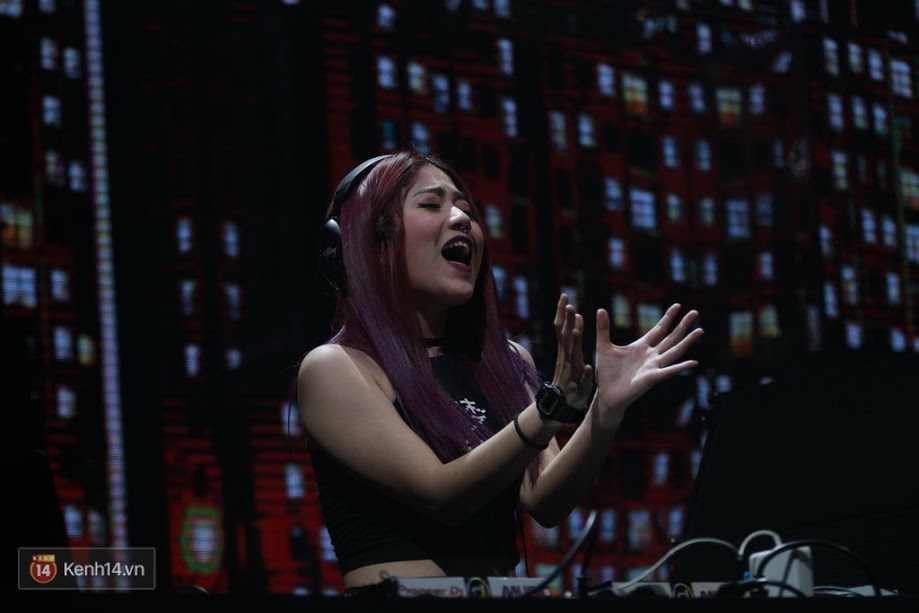 Tín đồ EDM Hà thành cuồng nhiệt với sự kiện âm nhạc lớn dịp cuối năm - Ảnh 10. Tín đồ EDM Hà thành cuồng nhiệt với sự kiện âm nhạc lớn dịp cuối năm - Ảnh 10.