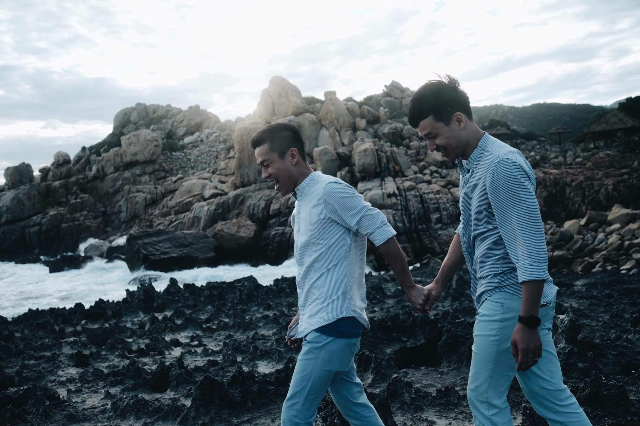 Adrian Anh Tuấn - Sơn Đoàn: Cặp đôi đáng ghen tị nhất năm vì suốt ngày đi du lịch chỗ đẹp! - Ảnh 22. Adrian Anh Tuấn - Sơn Đoàn: Cặp đôi đáng ghen tị nhất năm vì suốt ngày đi du lịch chỗ đẹp! - Ảnh 22.