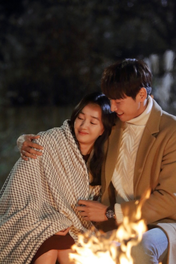 “Sweet Stranger and Me” của “bố trẻ” Kim Young Kwang và Soo Ae dần gục ngã - Ảnh 41.