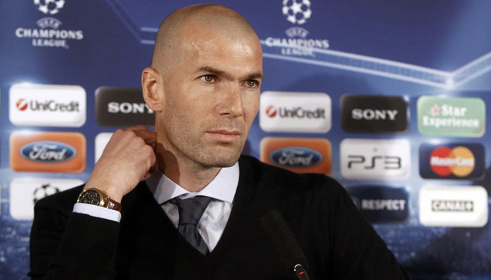 Zidane nói gì sau tin đồn bị Ronaldo chửi là đồ chó đẻ? - Ảnh 2. Zidane nói gì sau tin đồn bị Ronaldo chửi là đồ chó đẻ? - Ảnh 2.