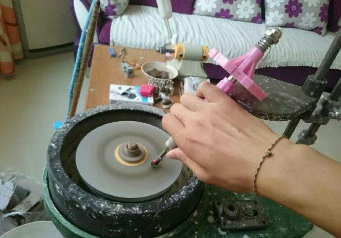 Bạn gái đòi tặng nhẫn kim cương, chàng trai nghèo đã nghĩ ra một cách vô cùng bá đạo - Ảnh 4. Bạn gái đòi tặng nhẫn kim cương, chàng trai nghèo đã nghĩ ra một cách vô cùng bá đạo - Ảnh 4.