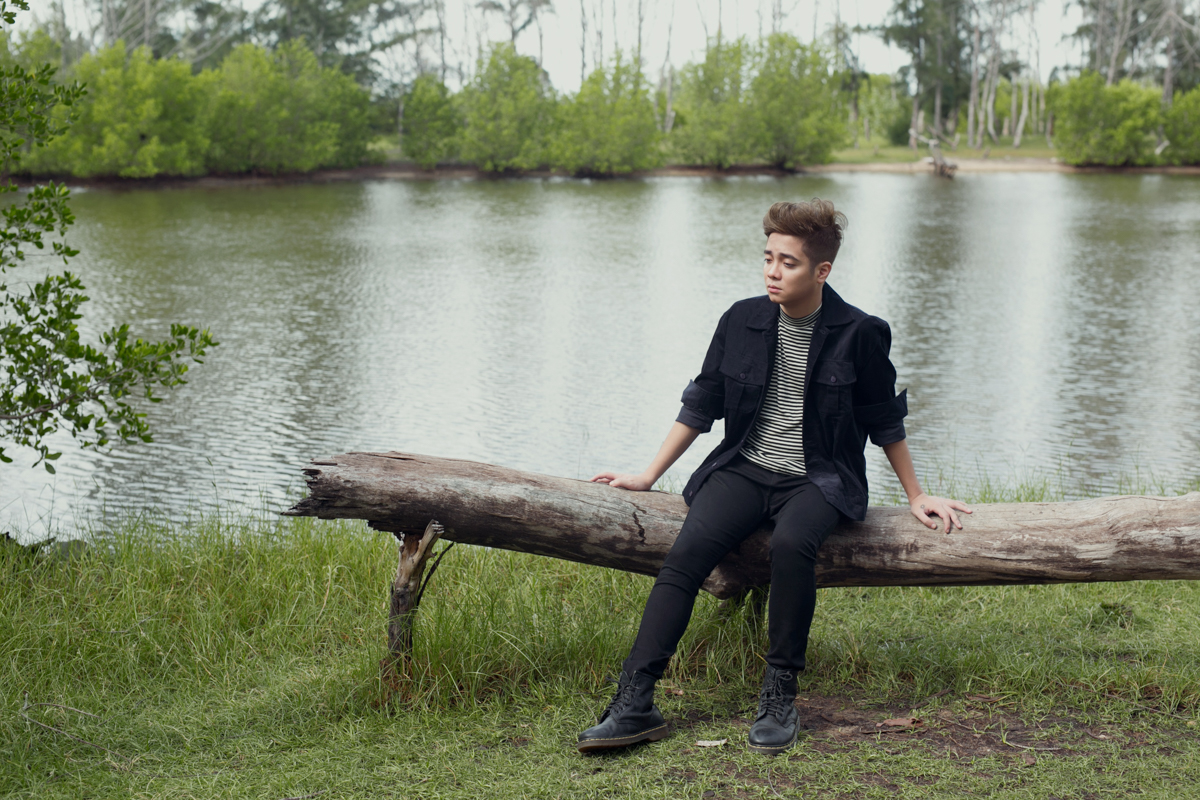 Bùi Anh Tuấn nhập tâm diễn cảnh khóc sướt mướt cùng người yêu - Ảnh 11. Bùi Anh Tuấn nhập tâm diễn cảnh khóc sướt mướt cùng người yêu - Ảnh 11.