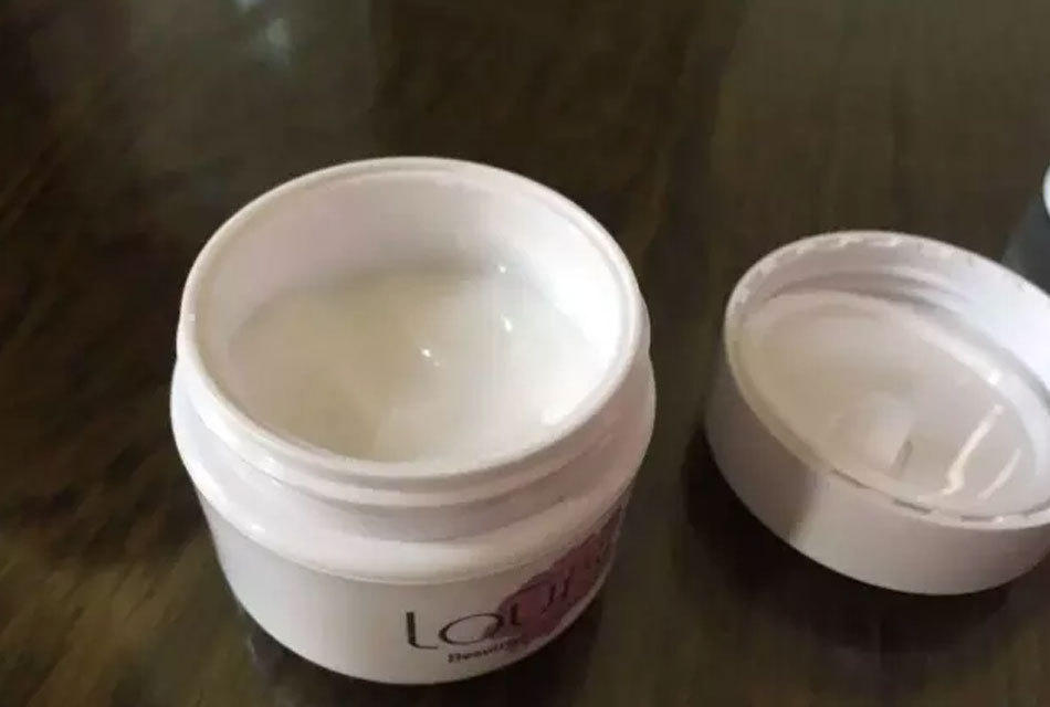 Chi hàng trăm triệu đồng để mua mỹ phẩm thần thánh không rõ nguồn gốc, người phụ nữ hứng chịu làn da loang lổ - Ảnh 2. Chi hàng trăm triệu đồng để mua mỹ phẩm thần thánh không rõ nguồn gốc, người phụ nữ hứng chịu làn da loang lổ - Ảnh 2.