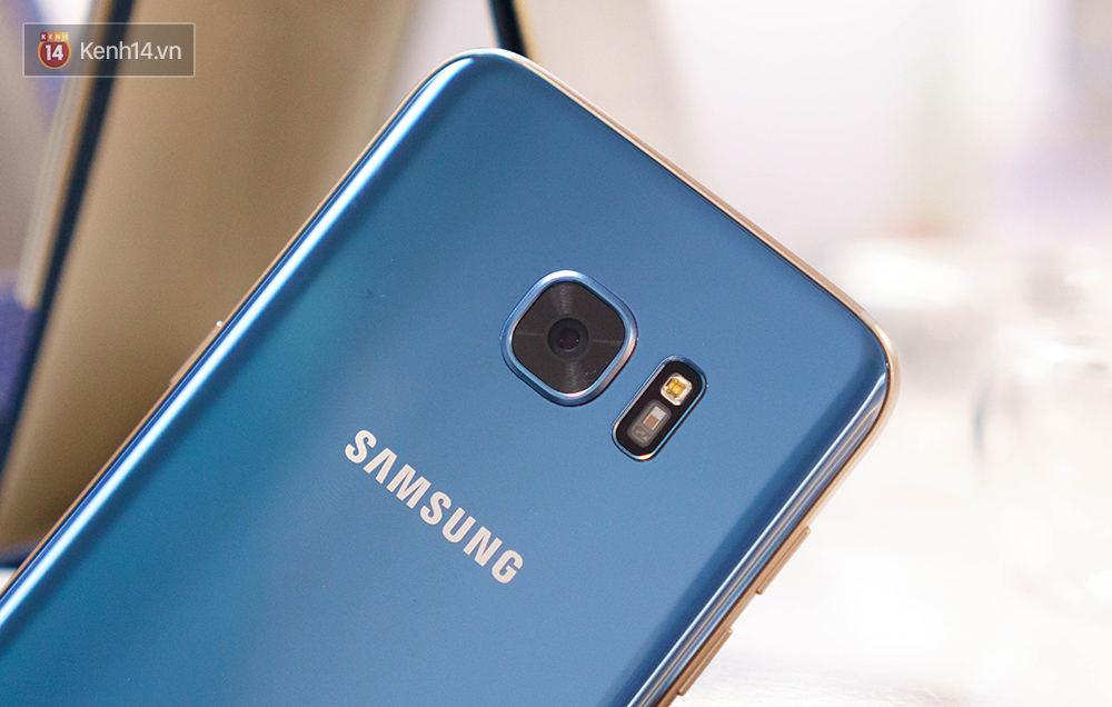 Ngắm Galaxy S7 edge Xanh Coral cực đẹp vừa được Samsung giới thiệu tại Việt Nam - Ảnh 10. Ngắm Galaxy S7 edge Xanh Coral cực đẹp vừa được Samsung giới thiệu tại Việt Nam - Ảnh 10.