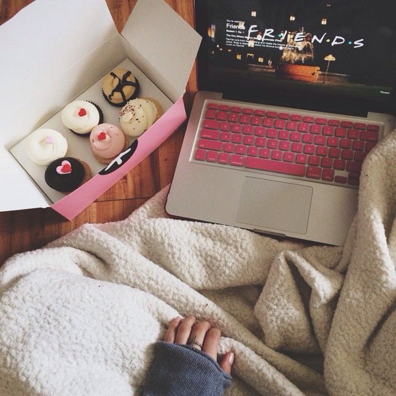 Muốn sống lâu sống khỏe? Bỏ ngay các thói quen khi dùng máy tính này - Ảnh 3. Muốn sống lâu sống khỏe? Bỏ ngay các thói quen khi dùng máy tính này - Ảnh 3.