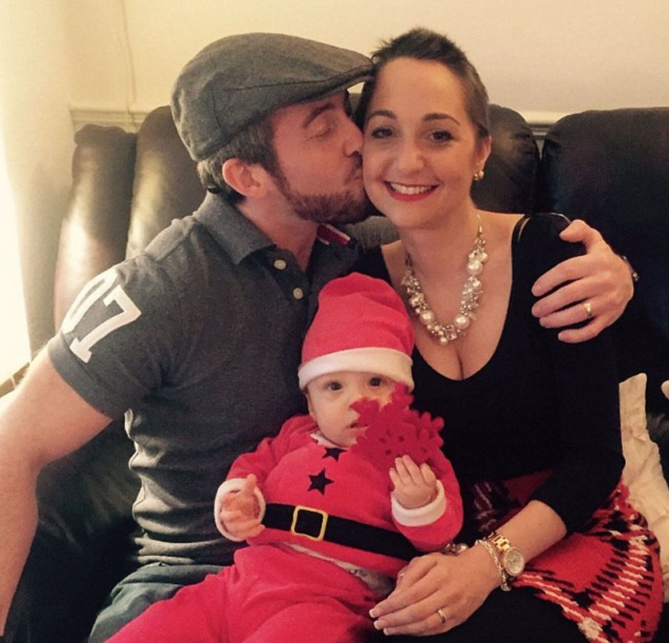 Ước mơ dang dở của người chồng chỉ muốn tặng quà Giáng sinh cho cô vợ mắc bệnh ung thư - Ảnh 2. Ước mơ dang dở của người chồng chỉ muốn tặng quà Giáng sinh cho cô vợ mắc bệnh ung thư - Ảnh 2.