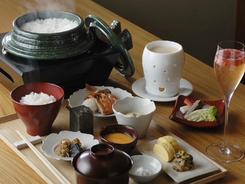 Người Nhật không ăn cá hồi sống – và những lầm tưởng thường thấy khác về ẩm thực Nhật Bản - Ảnh 1. Người Nhật không ăn cá hồi sống – và những lầm tưởng thường thấy khác về ẩm thực Nhật Bản - Ảnh 1.