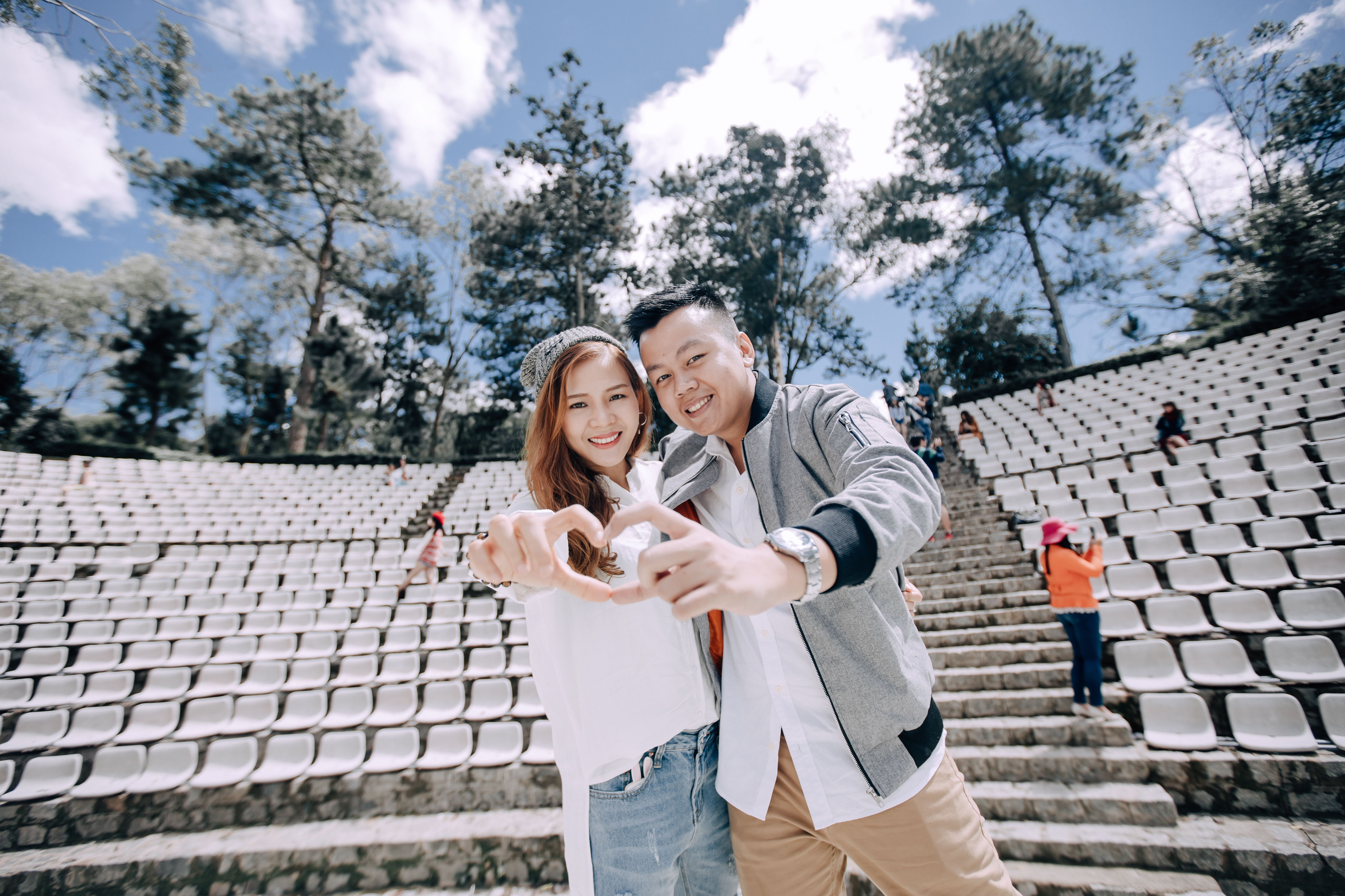 Clip cưới lãng mạn như chuyện tình Hậu duệ của mặt trời và Goblin của cặp đôi 9X - Ảnh 7. Clip cưới lãng mạn như chuyện tình Hậu duệ của mặt trời và Goblin của cặp đôi 9X - Ảnh 7.