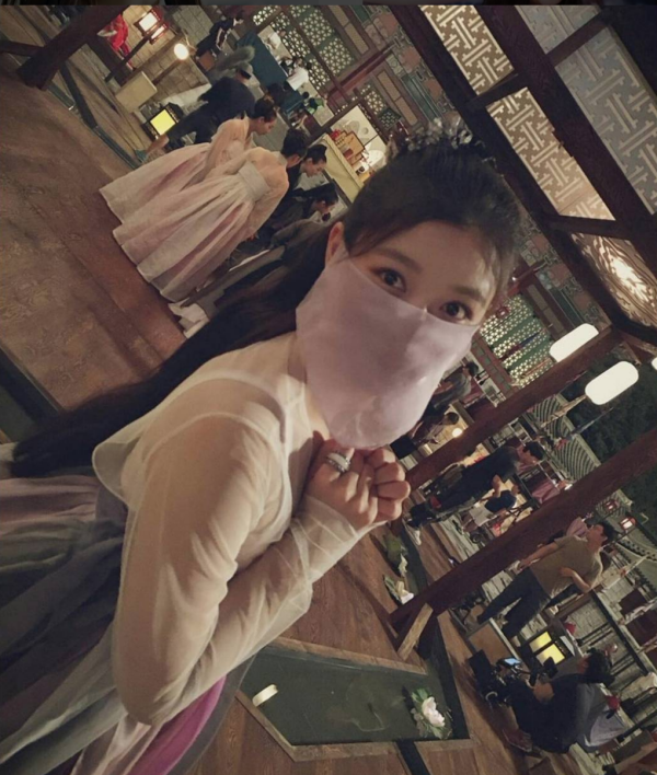 “Moonlight”: Thế tử Park Bo Gum tự tay cắt đứt vòng hẹn ước với Kim Yoo Jung - Ảnh 45. “Moonlight”: Thế tử Park Bo Gum tự tay cắt đứt vòng hẹn ước với Kim Yoo Jung - Ảnh 45.