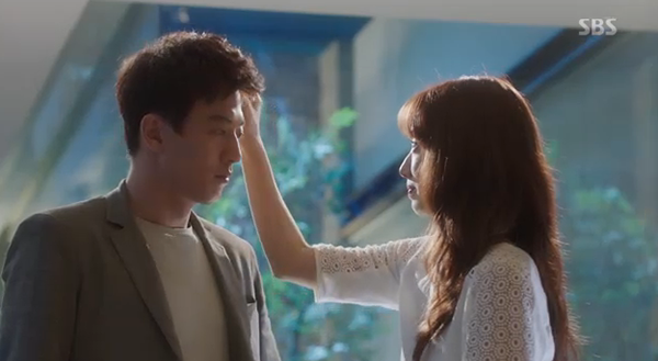 Fan Doctors náo loạn khi Kim Rae Won và Park Shin Hye có nụ hôn đúng tuổi - Ảnh 5.