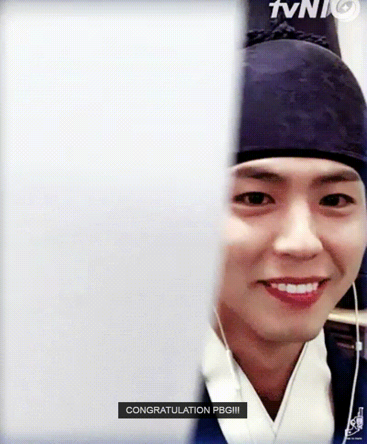 “Moonlight”: Thế tử Park Bo Gum tự tay cắt đứt vòng hẹn ước với Kim Yoo Jung - Ảnh 40. “Moonlight”: Thế tử Park Bo Gum tự tay cắt đứt vòng hẹn ước với Kim Yoo Jung - Ảnh 40.