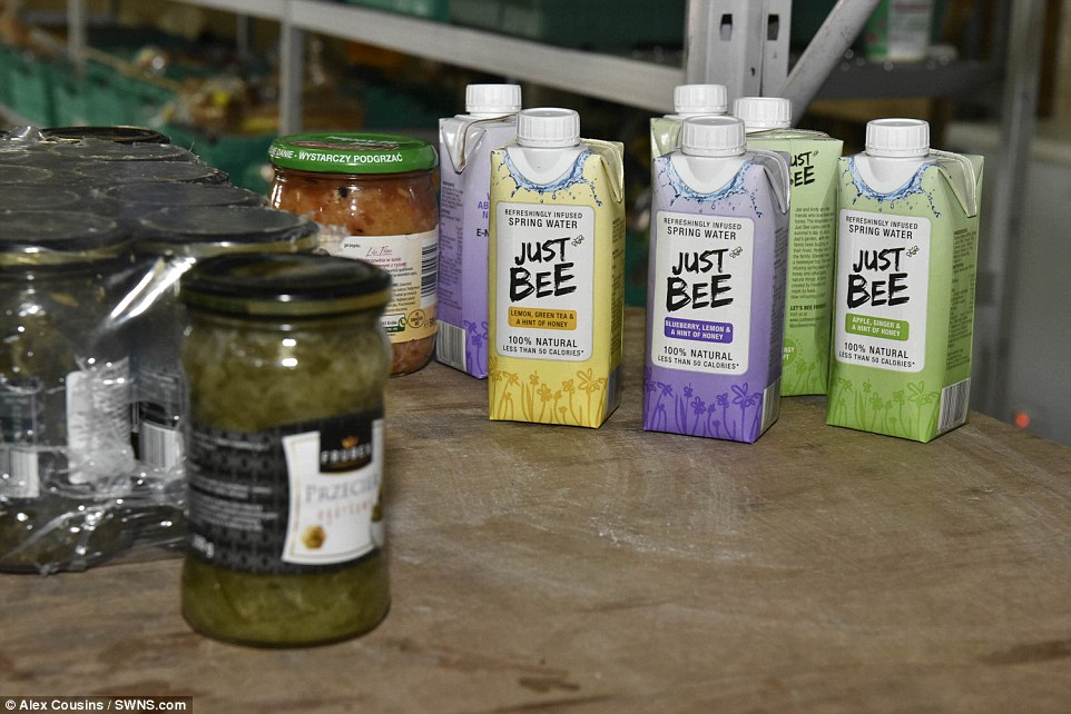 Siêu thị độc nhất vô nhị tại Anh: bán thực phẩm thừa với giá gần như cho không - Ảnh 2. Siêu thị độc nhất vô nhị tại Anh: bán thực phẩm thừa với giá gần như cho không - Ảnh 2.