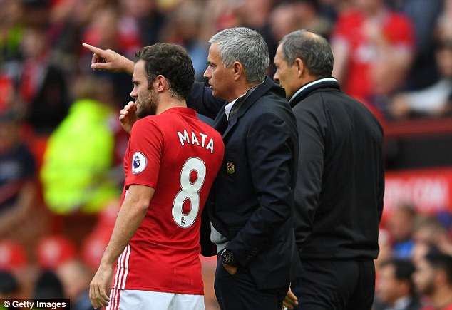Mourinho cuối cùng cũng nhận ra giá trị đích thực của Juan Mata - Ảnh 2. Mourinho cuối cùng cũng nhận ra giá trị đích thực của Juan Mata - Ảnh 2.