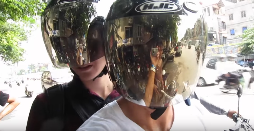 The Vietnam Notebook: Chuyến du ngoạn thú vị của hai cha con người Mỹ không biết mẩu tiếng Việt nào - Ảnh 5. The Vietnam Notebook: Chuyến du ngoạn thú vị của hai cha con người Mỹ không biết mẩu tiếng Việt nào - Ảnh 5.