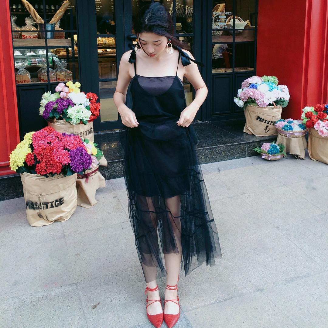 Giáng sinh không lạnh thì diện gì cho ra chất lễ hội bây giờ? Dễ lắm cứ theo 7 gợi ý này là xong ngay! - Ảnh 14. Giáng sinh không lạnh thì diện gì cho ra chất lễ hội bây giờ? Dễ lắm cứ theo 7 gợi ý này là xong ngay! - Ảnh 14.