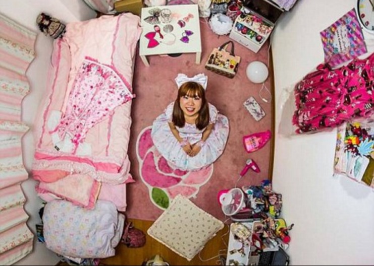 Chiêm ngưỡng chân dung thế hệ trẻ qua bộ ảnh phòng ngủ ở khắp nơi trên thế giới - Ảnh 5. Chiêm ngưỡng chân dung thế hệ trẻ qua bộ ảnh phòng ngủ ở khắp nơi trên thế giới - Ảnh 5.