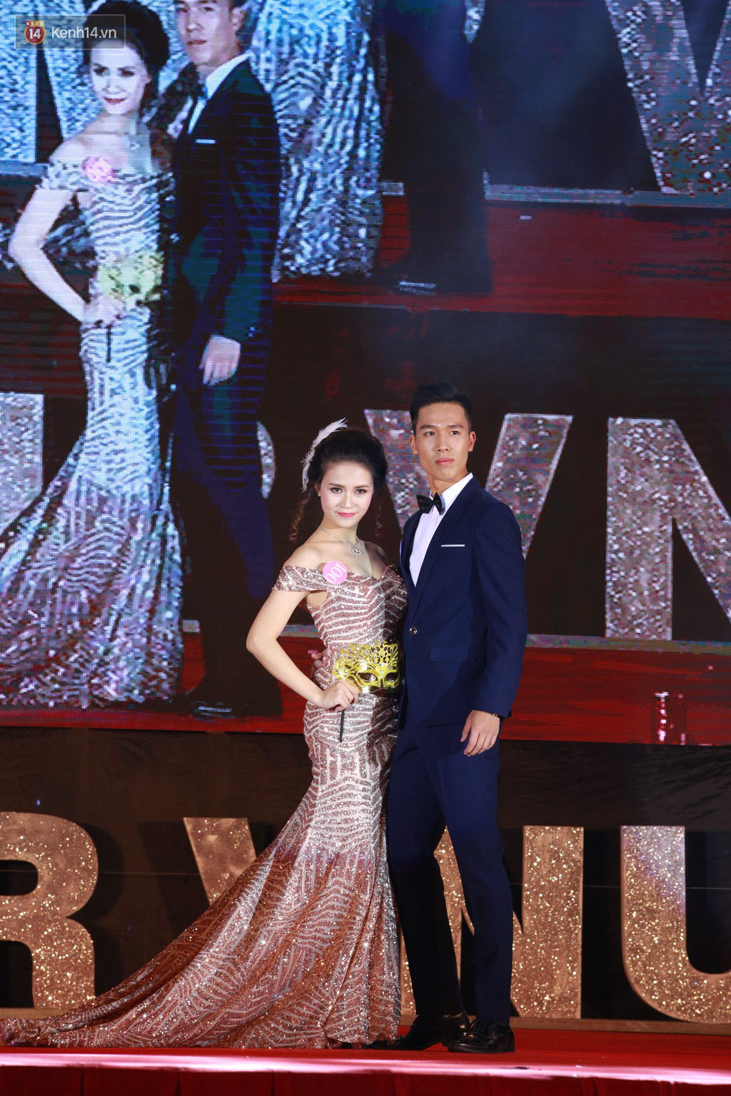 Nam thanh, nữ tú hội ngộ trong đêm chung kết Miss & Mr VNU 2016 - Ảnh 32. Nam thanh, nữ tú hội ngộ trong đêm chung kết Miss & Mr VNU 2016 - Ảnh 32.