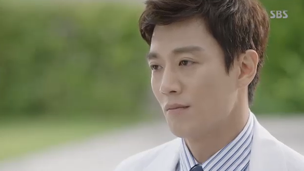 Doctors: Ngày Lee Sung Kyung chơi đểu Park Shin Hye cuối cùng cũng đến - Ảnh 38. Doctors: Ngày Lee Sung Kyung chơi đểu Park Shin Hye cuối cùng cũng đến - Ảnh 38.