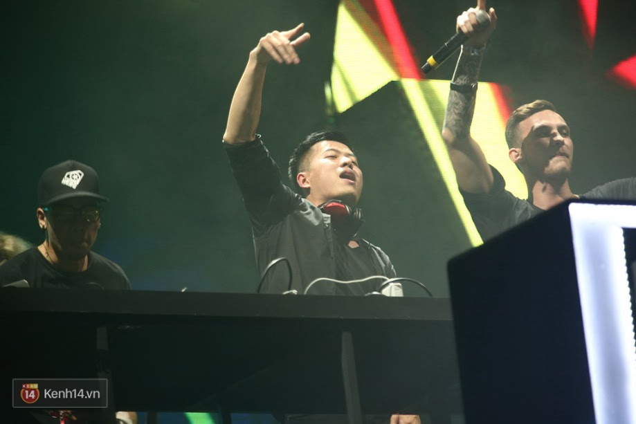 Tín đồ EDM Hà thành cuồng nhiệt với sự kiện âm nhạc lớn dịp cuối năm - Ảnh 13. Tín đồ EDM Hà thành cuồng nhiệt với sự kiện âm nhạc lớn dịp cuối năm - Ảnh 13.