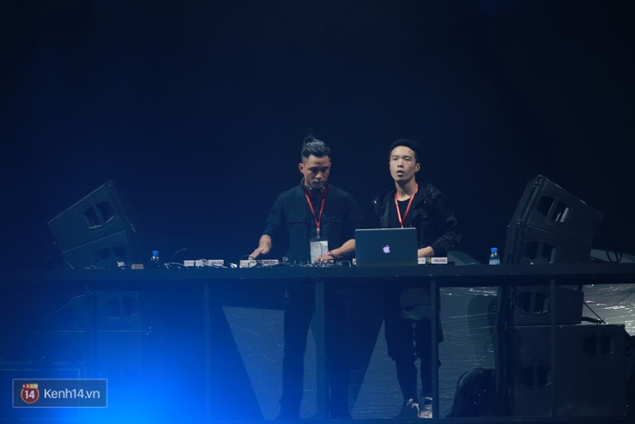 Tín đồ EDM Hà thành cuồng nhiệt với sự kiện âm nhạc lớn dịp cuối năm - Ảnh 15. Tín đồ EDM Hà thành cuồng nhiệt với sự kiện âm nhạc lớn dịp cuối năm - Ảnh 15.