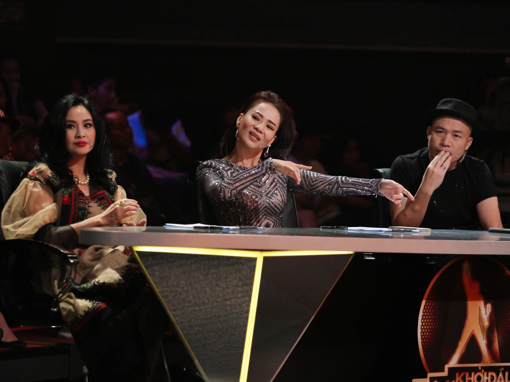 Thu Minh bất chợt nhắc về Hương Tràm trên sóng truyền hình - Ảnh 1. Thu Minh bất chợt nhắc về Hương Tràm trên sóng truyền hình - Ảnh 1.