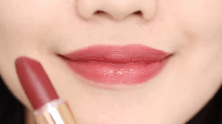 Ngắm swatch 16 màu son hot nhất của Charlotte Tilbury trên môi các beauty blogger Việt - Ảnh 7. Ngắm swatch 16 màu son hot nhất của Charlotte Tilbury trên môi các beauty blogger Việt - Ảnh 7.