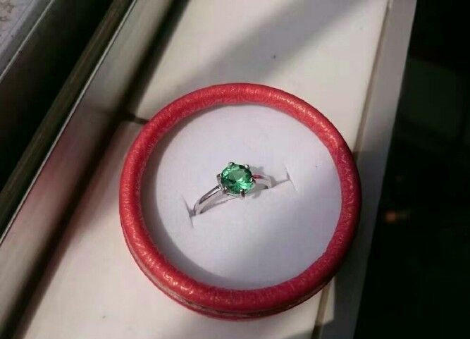 Bạn gái đòi tặng nhẫn kim cương, chàng trai nghèo đã nghĩ ra một cách vô cùng bá đạo - Ảnh 7. Bạn gái đòi tặng nhẫn kim cương, chàng trai nghèo đã nghĩ ra một cách vô cùng bá đạo - Ảnh 7.