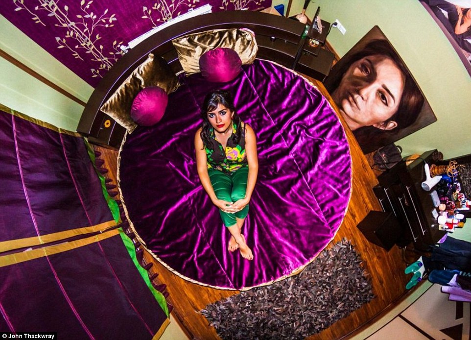 Chiêm ngưỡng chân dung thế hệ trẻ qua bộ ảnh phòng ngủ ở khắp nơi trên thế giới - Ảnh 6. Chiêm ngưỡng chân dung thế hệ trẻ qua bộ ảnh phòng ngủ ở khắp nơi trên thế giới - Ảnh 6.