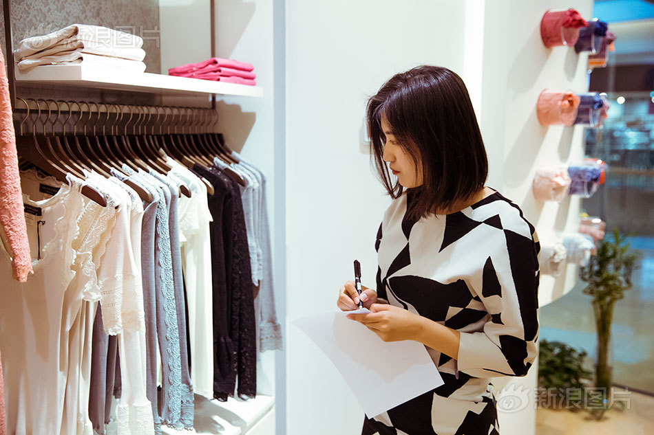 Việc nhẹ lương cao dành cho phái đẹp: Đi khắp thế giới mua sắm quần áo thời trang - Ảnh 5. Việc nhẹ lương cao dành cho phái đẹp: Đi khắp thế giới mua sắm quần áo thời trang - Ảnh 5.