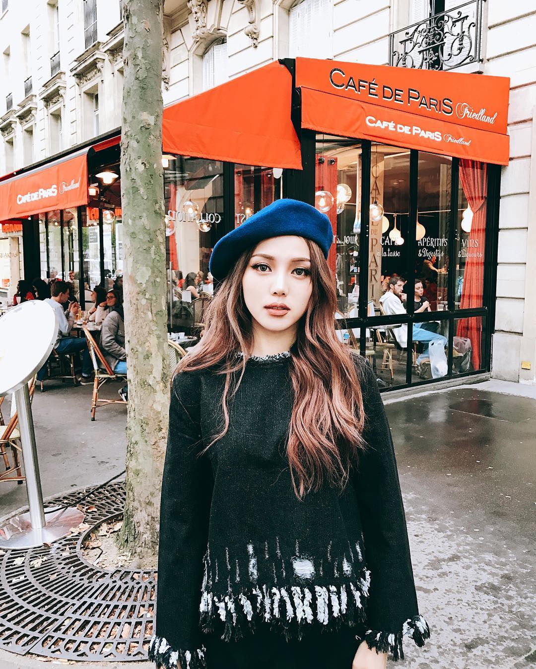 Giáng sinh không lạnh thì diện gì cho ra chất lễ hội bây giờ? Dễ lắm cứ theo 7 gợi ý này là xong ngay! - Ảnh 27. Giáng sinh không lạnh thì diện gì cho ra chất lễ hội bây giờ? Dễ lắm cứ theo 7 gợi ý này là xong ngay! - Ảnh 27.