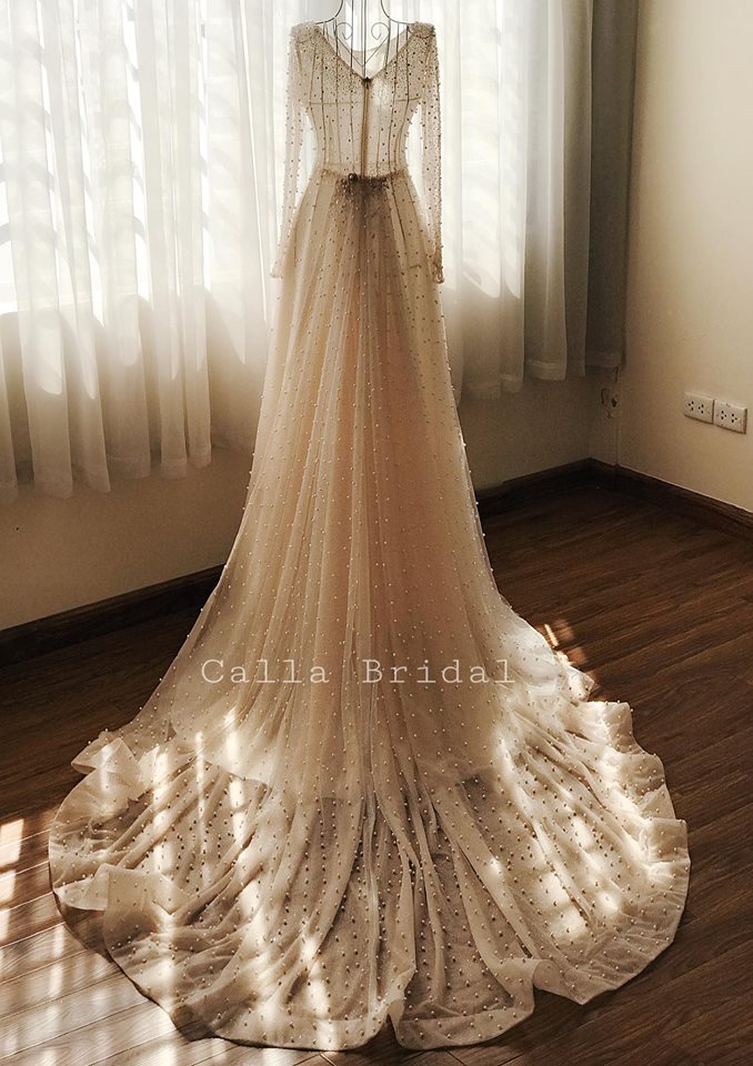 Ngắm trọn bộ 7 chiếc váy cưới, 4 bộ áo dài cùng loạt phụ kiện xa xỉ của cô gái thời tiết Mai Ngọc - Ảnh 5. Ngắm trọn bộ 7 chiếc váy cưới, 4 bộ áo dài cùng loạt phụ kiện xa xỉ của cô gái thời tiết Mai Ngọc - Ảnh 5.