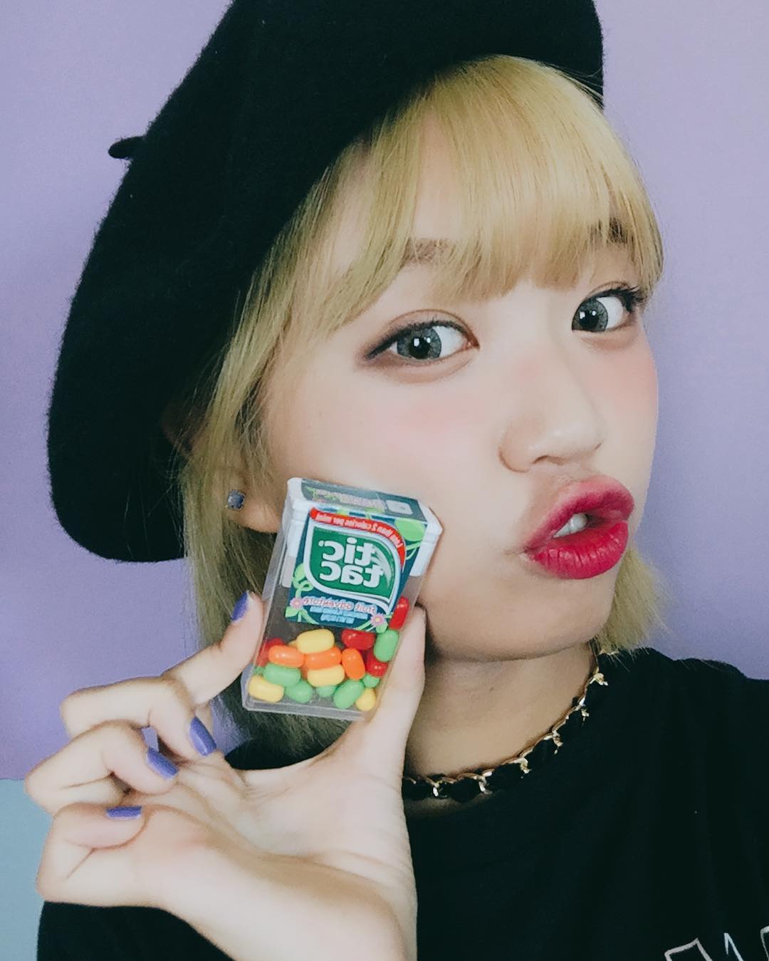 Giáng sinh không lạnh thì diện gì cho ra chất lễ hội bây giờ? Dễ lắm cứ theo 7 gợi ý này là xong ngay! - Ảnh 28. Giáng sinh không lạnh thì diện gì cho ra chất lễ hội bây giờ? Dễ lắm cứ theo 7 gợi ý này là xong ngay! - Ảnh 28.