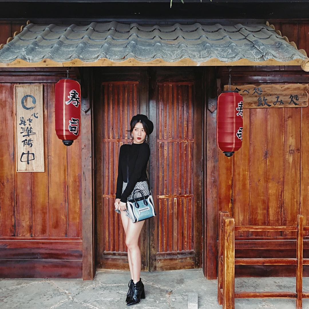 Giáng sinh không lạnh thì diện gì cho ra chất lễ hội bây giờ? Dễ lắm cứ theo 7 gợi ý này là xong ngay! - Ảnh 26. Giáng sinh không lạnh thì diện gì cho ra chất lễ hội bây giờ? Dễ lắm cứ theo 7 gợi ý này là xong ngay! - Ảnh 26.