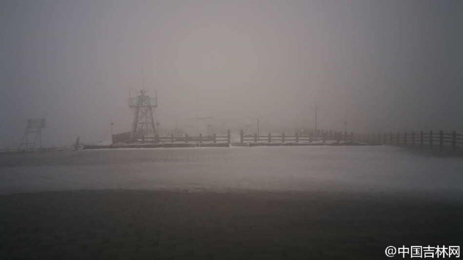 Trung Quốc: Những trận tuyết đầu mùa đẹp đến nao lòng - Ảnh 5. Trung Quốc: Những trận tuyết đầu mùa đẹp đến nao lòng - Ảnh 5.