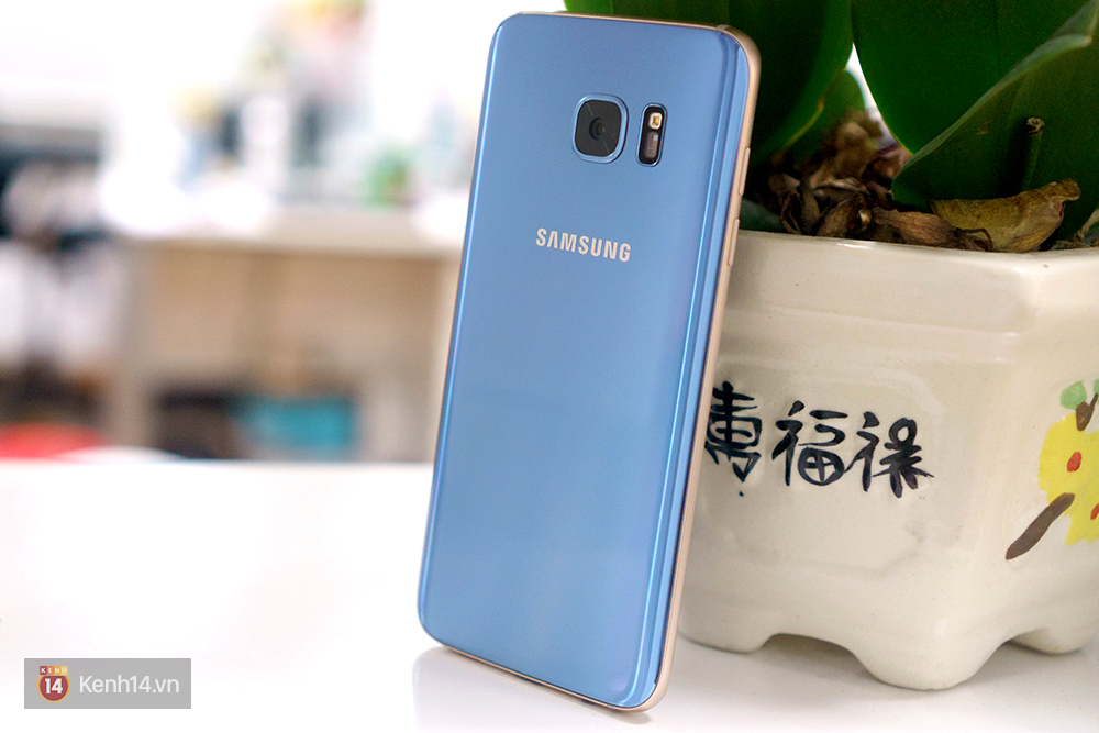 Ngắm Galaxy S7 edge Xanh Coral cực đẹp vừa được Samsung giới thiệu tại Việt Nam - Ảnh 15. Ngắm Galaxy S7 edge Xanh Coral cực đẹp vừa được Samsung giới thiệu tại Việt Nam - Ảnh 15.