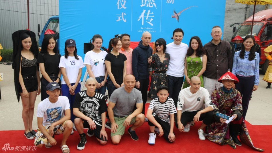 Hoắc Kiến Hoa gây ngỡ ngàng khi bất ngờ xuất hiện với kiểu đầu trọc lóc - Ảnh 7. Hoắc Kiến Hoa gây ngỡ ngàng khi bất ngờ xuất hiện với kiểu đầu trọc lóc - Ảnh 7.