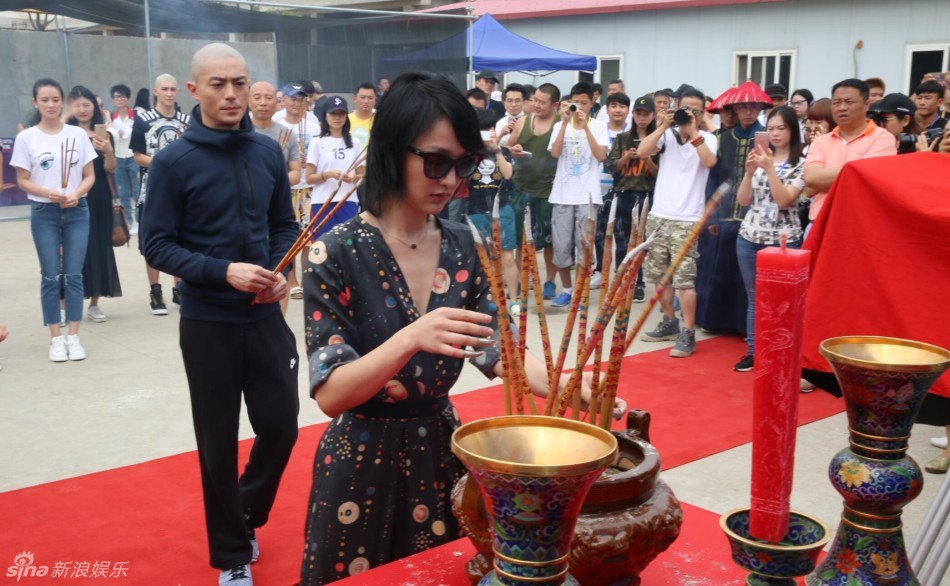 Hoắc Kiến Hoa gây ngỡ ngàng khi bất ngờ xuất hiện với kiểu đầu trọc lóc - Ảnh 3. Hoắc Kiến Hoa gây ngỡ ngàng khi bất ngờ xuất hiện với kiểu đầu trọc lóc - Ảnh 3.