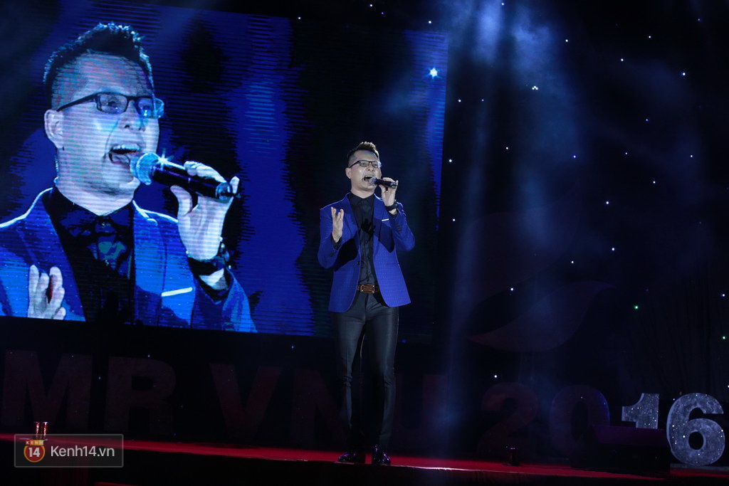 Nam thanh, nữ tú hội ngộ trong đêm chung kết Miss & Mr VNU 2016 - Ảnh 24. Nam thanh, nữ tú hội ngộ trong đêm chung kết Miss & Mr VNU 2016 - Ảnh 24.