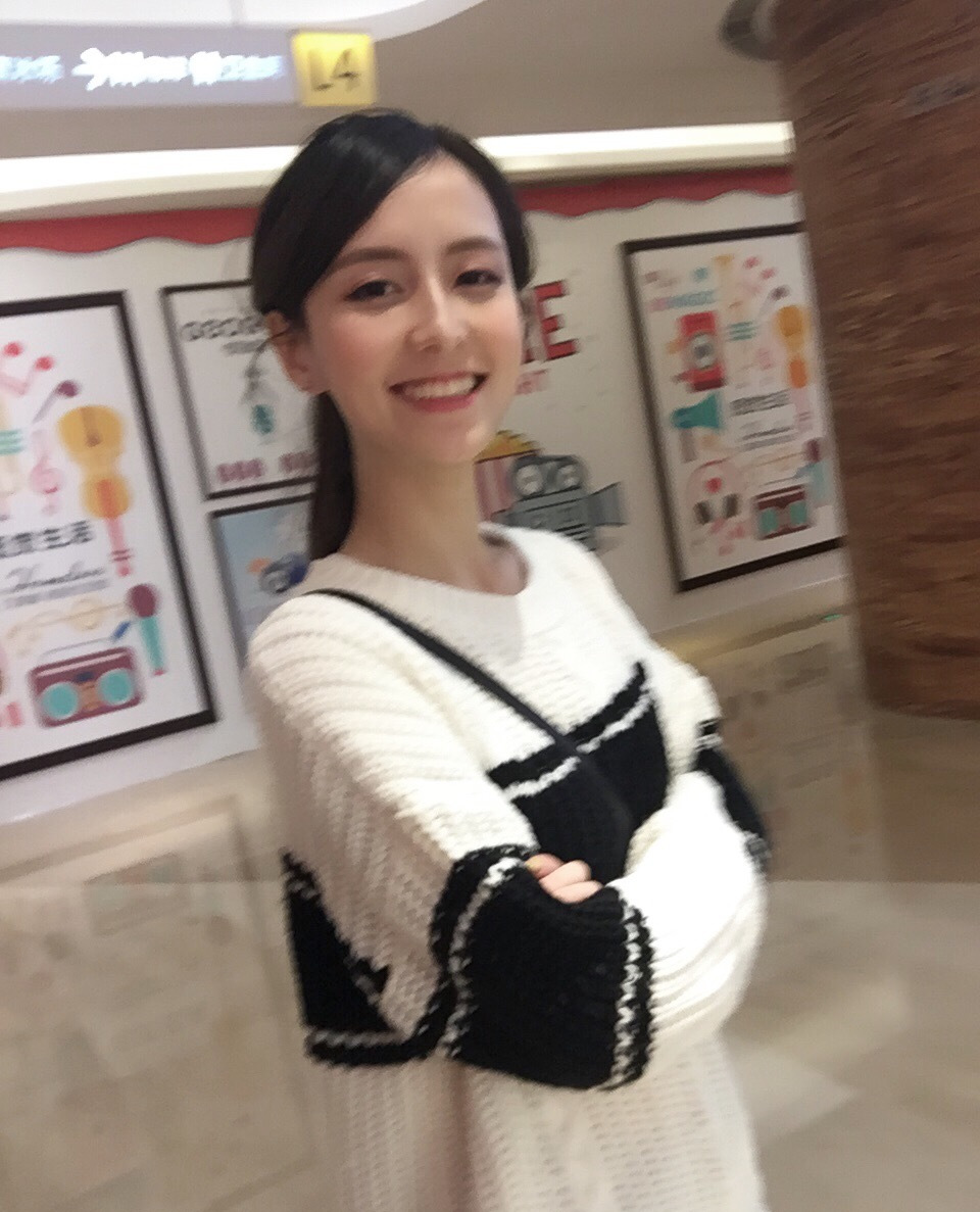 Cô nàng với gương mặt xinh đẹp lai giữa 3 mỹ nhân số 1 Trung Quốc - Ảnh 16. Cô nàng với gương mặt xinh đẹp lai giữa 3 mỹ nhân số 1 Trung Quốc - Ảnh 16.