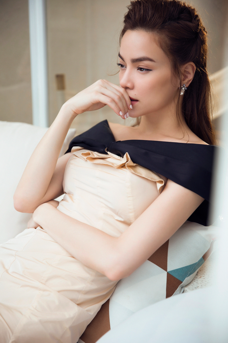 Hồ Ngọc Hà đẹp thanh thoát trong album Ballad được chờ đợi - Ảnh 11. Hồ Ngọc Hà đẹp thanh thoát trong album Ballad được chờ đợi - Ảnh 11.