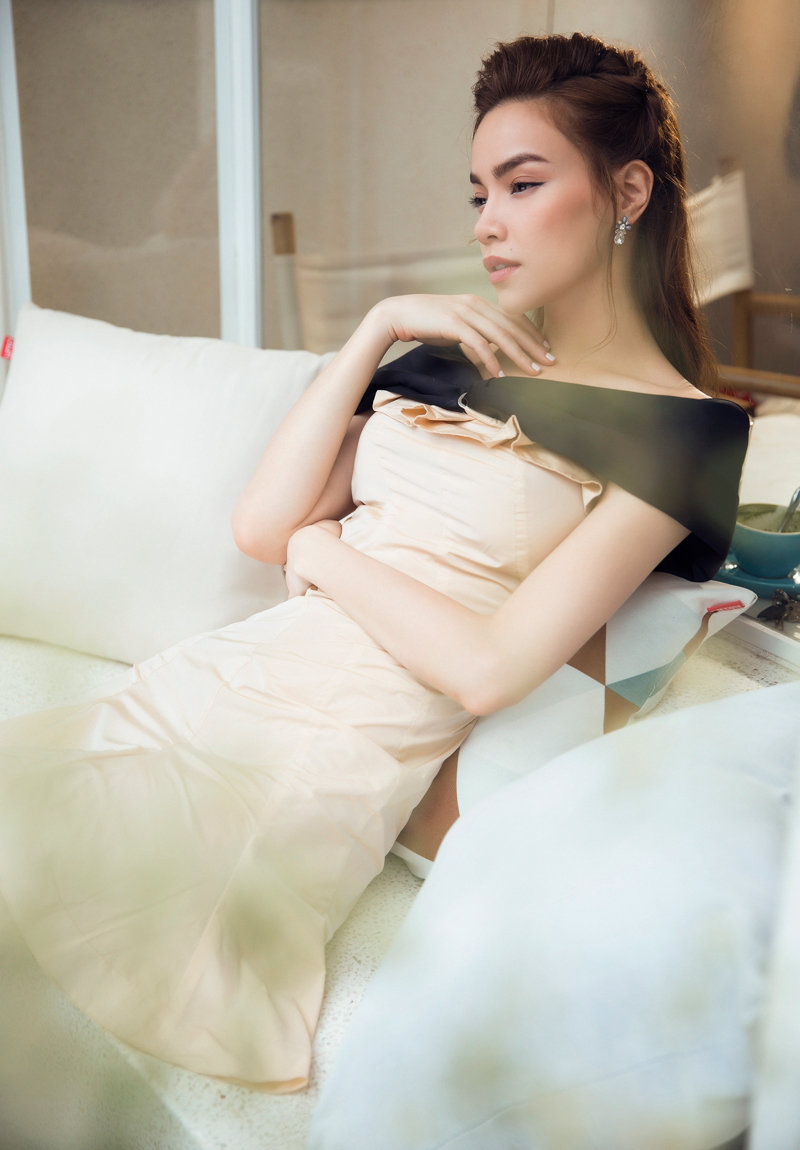 Hồ Ngọc Hà đẹp thanh thoát trong album Ballad được chờ đợi - Ảnh 12. Hồ Ngọc Hà đẹp thanh thoát trong album Ballad được chờ đợi - Ảnh 12.