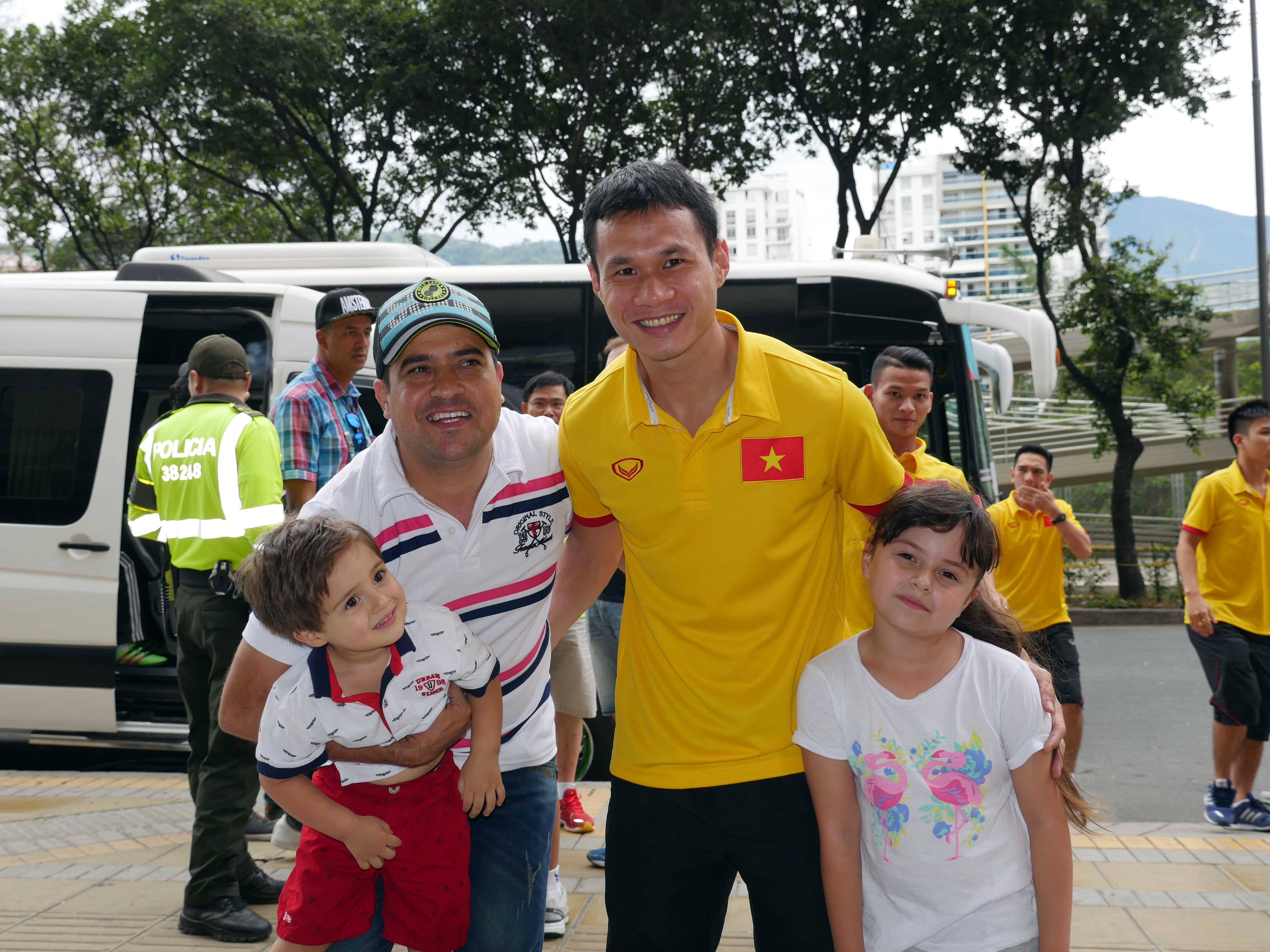 Chờ gặp Nga, tuyển futsal Việt Nam đi shopping ở Colombia - Ảnh 4. Chờ gặp Nga, tuyển futsal Việt Nam đi shopping ở Colombia - Ảnh 4.