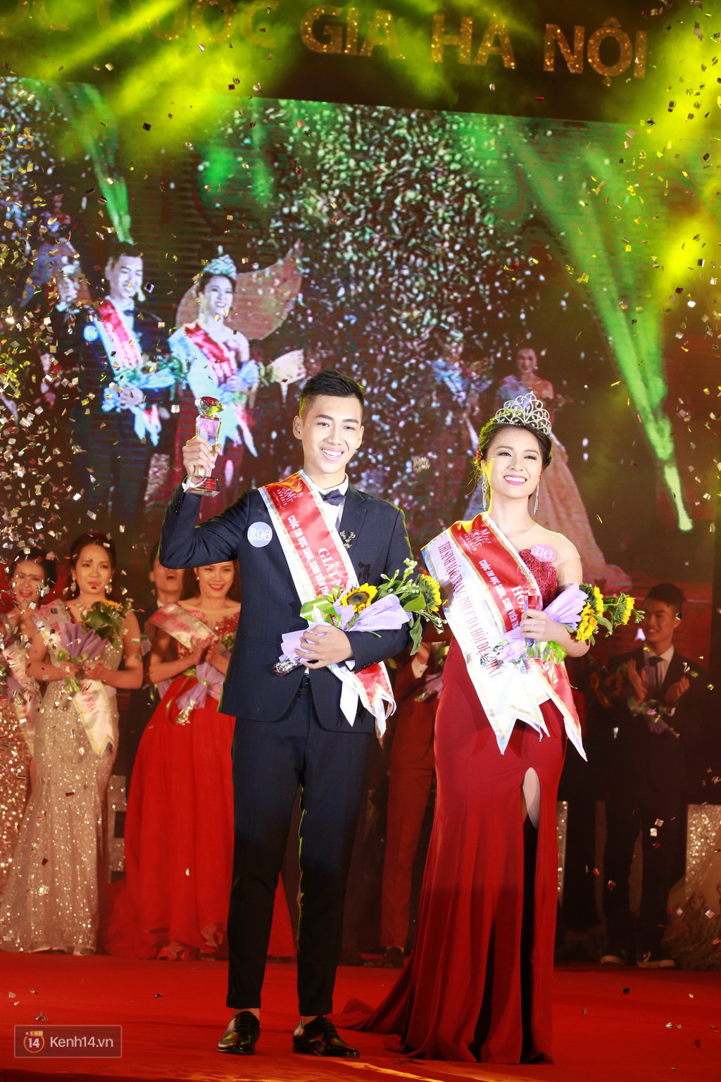 Nam thanh, nữ tú hội ngộ trong đêm chung kết Miss & Mr VNU 2016 - Ảnh 18. Nam thanh, nữ tú hội ngộ trong đêm chung kết Miss & Mr VNU 2016 - Ảnh 18.