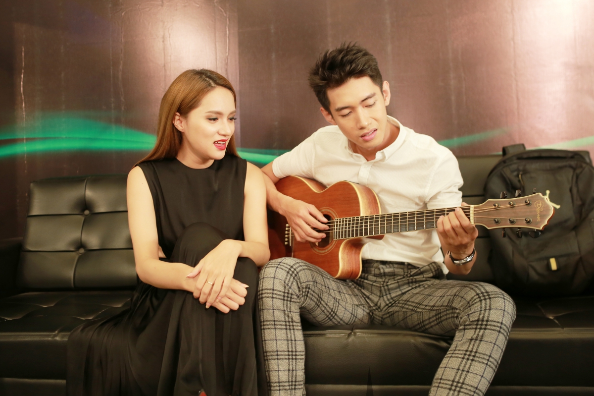 Quang Đăng tình cảm đệm đàn cho Hương Giang hát Say You Do - Ảnh 6. Quang Đăng tình cảm đệm đàn cho Hương Giang hát Say You Do - Ảnh 6.