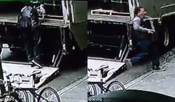 Video: Khoắng được xô đựng vàng nặng tới 40kg giữa phố đông, tên trộm ì ạch vận chuyển cả tiếng đồng hồ - Ảnh 3.